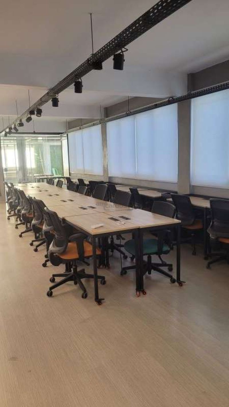 Prédio Comercial com 1 quarto, 3 banheiros e 300m² para alugar no bairro Sarandi, Porto Alegre