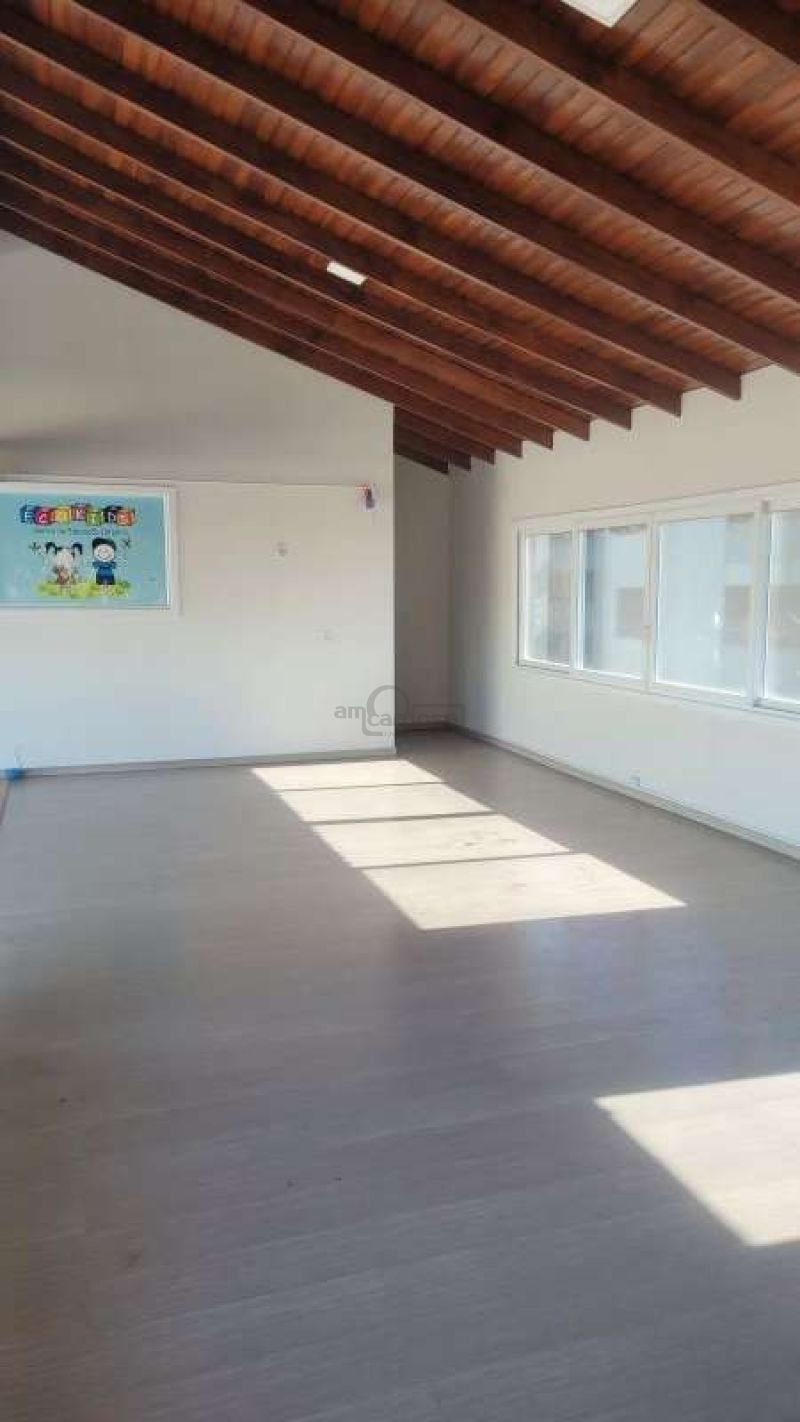 Prédio Comercial com 1 quarto, 3 banheiros e 300m² para alugar no bairro Sarandi, Porto Alegre