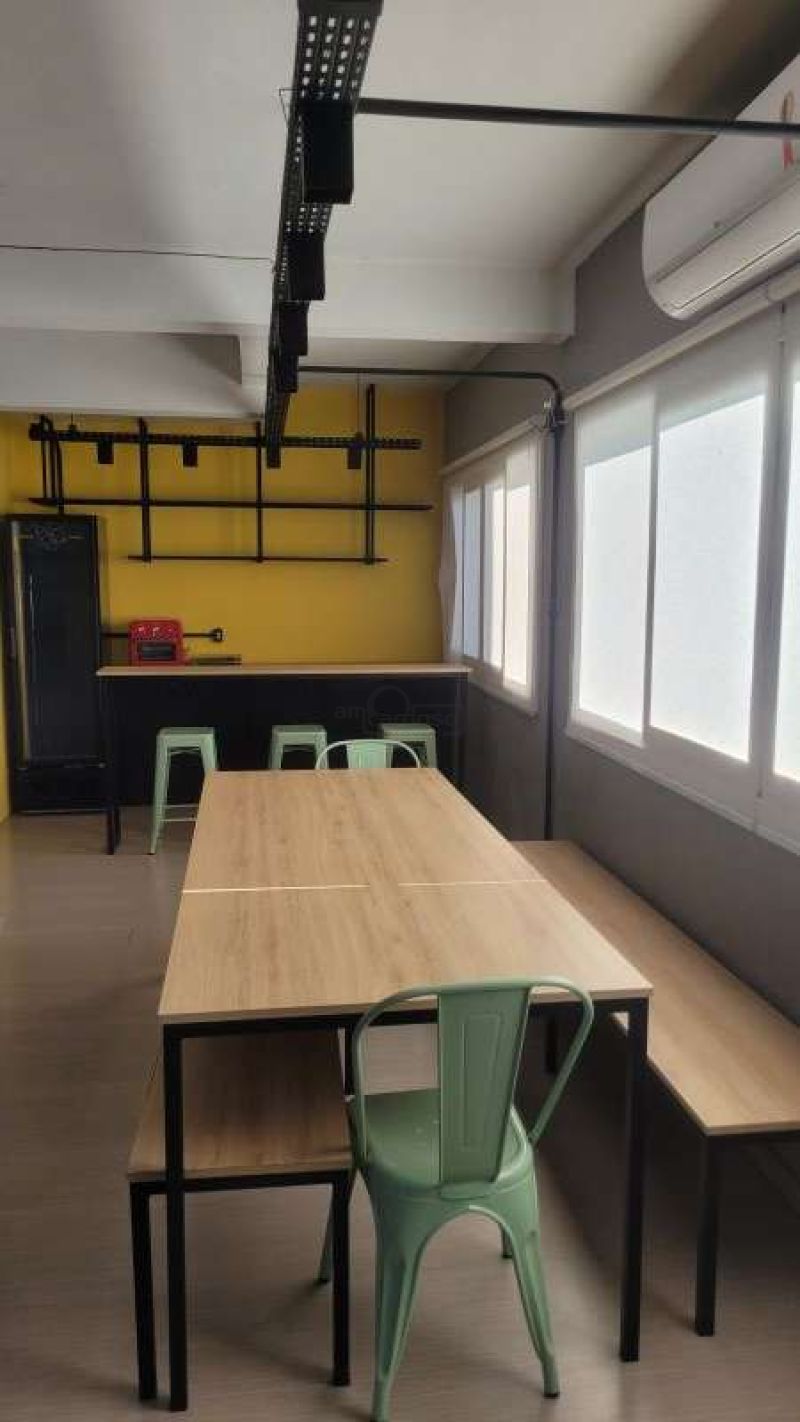 Prédio Comercial com 1 quarto, 3 banheiros e 300m² para alugar no bairro Sarandi, Porto Alegre