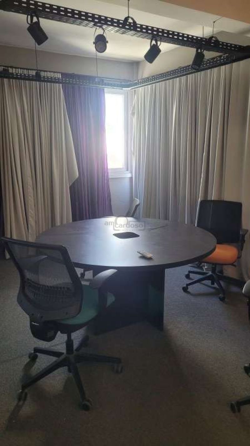 Prédio Comercial com 1 quarto, 3 banheiros e 300m² para alugar no bairro Sarandi, Porto Alegre