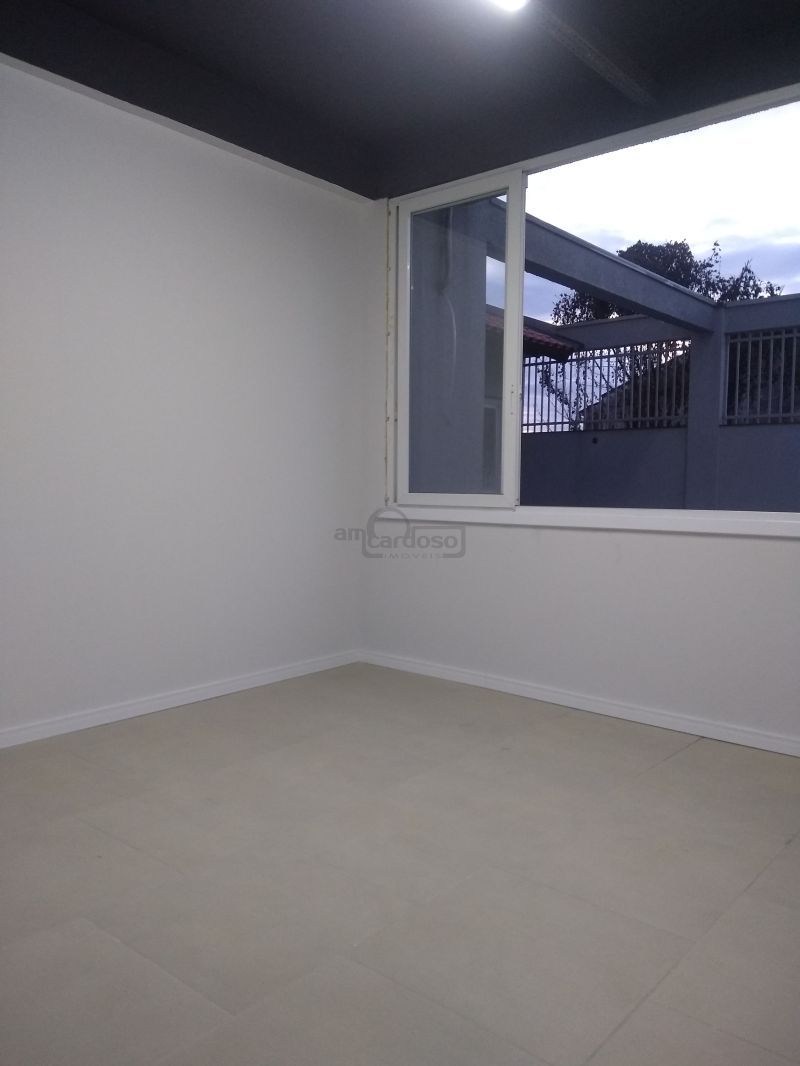 Sala com 23m² para alugar no bairro Sarandi, Porto Alegre