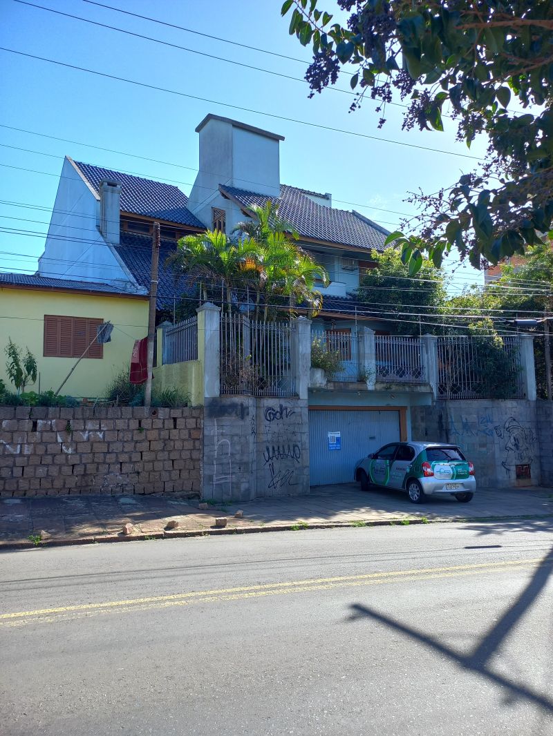 Casa Comercial aluguel 03 Domitórios Rua Paul Harris Bairro Jd Itu Sabara com 3 Vagas