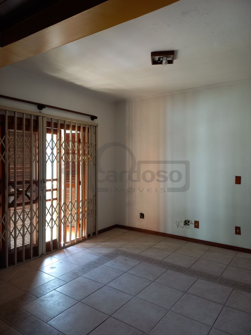 Casa Comercial aluguel 03 Domitórios Rua Paul Harris Bairro Jd Itu Sabara com 3 Vagas