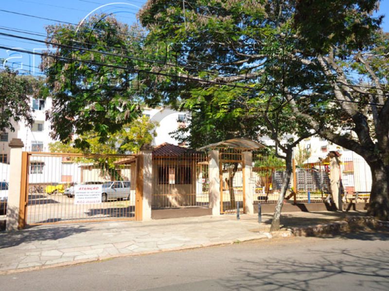 UM DORMITÓRIO COM PORTARIA - SÃO SEBASTIÃO
