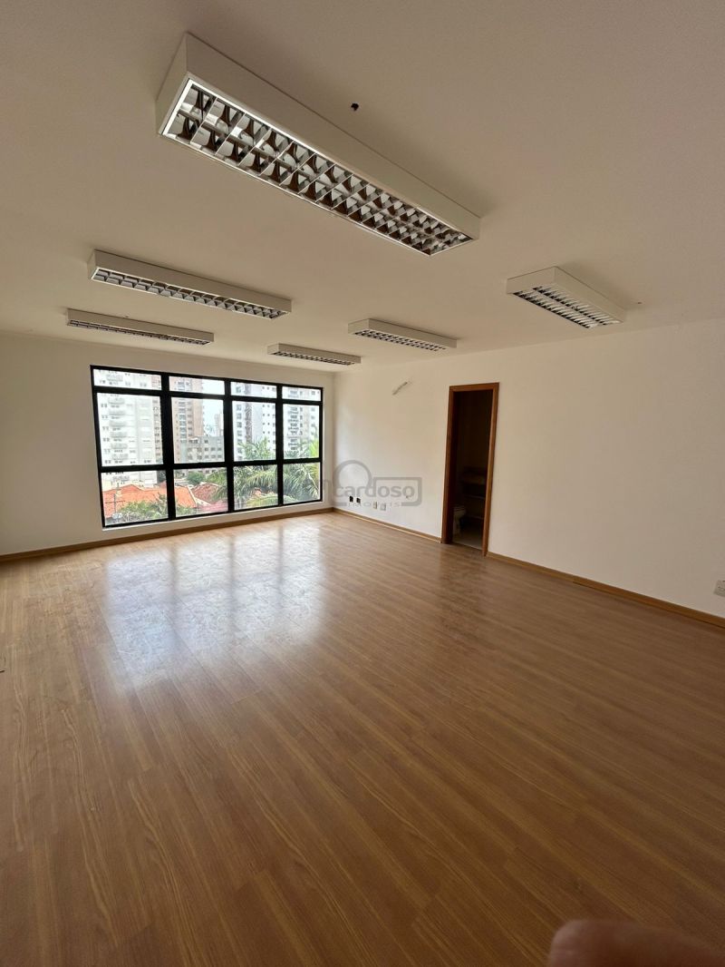 Sala com 1 banheiro e 50m² para alugar no bairro Petropolis, Porto Alegre