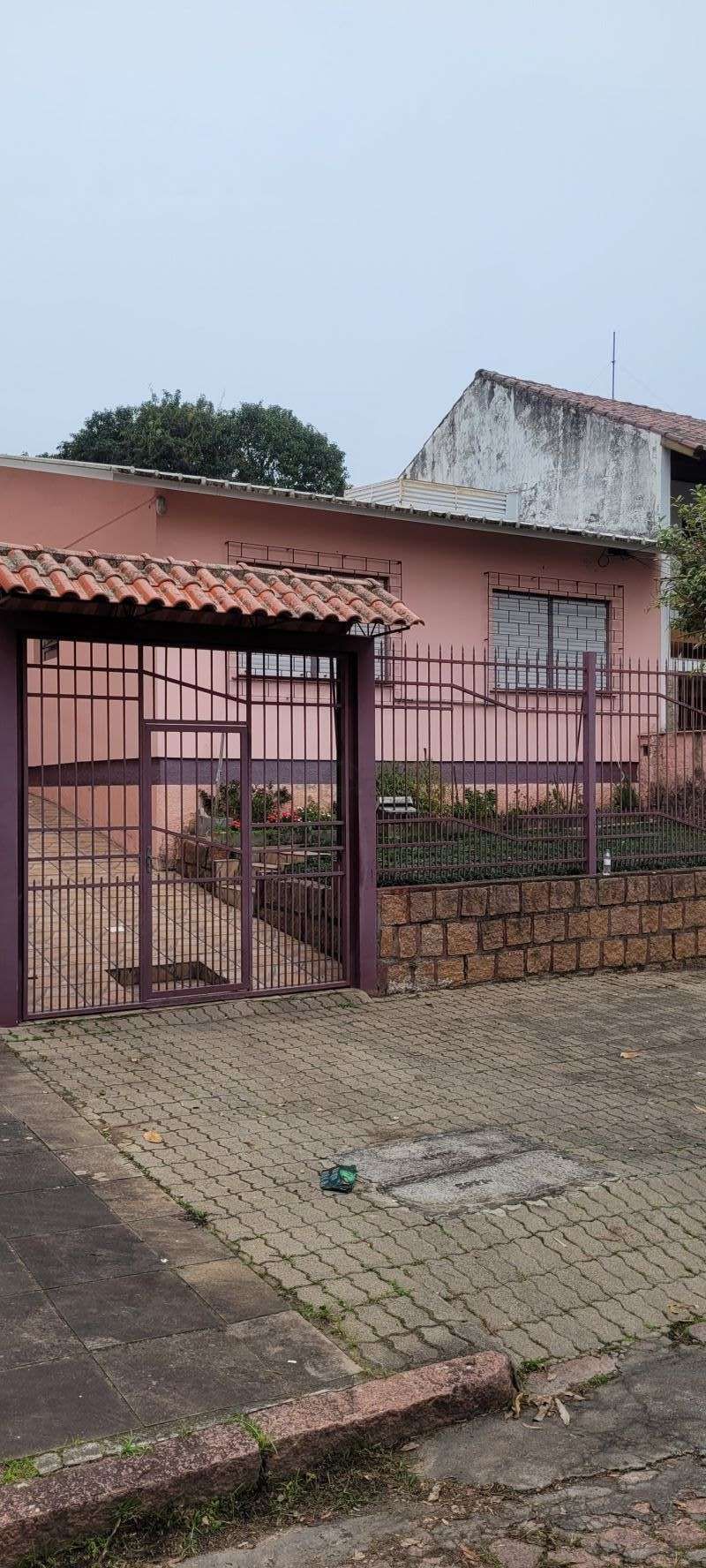 Casa 4 Quartos e  1 Suíte no bairro SAO SEBASTIAO em PORTO ALEGRE