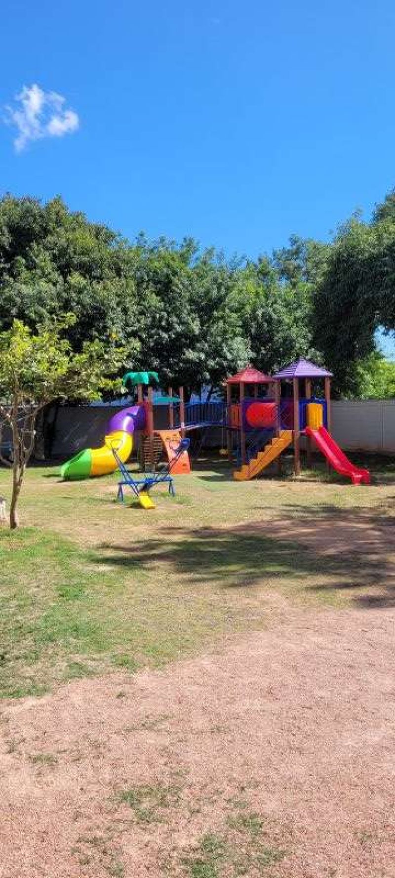 Apto com 2 quartos e 1 banheiro para alugar no bairro Costa e Silva, Porto Alegre