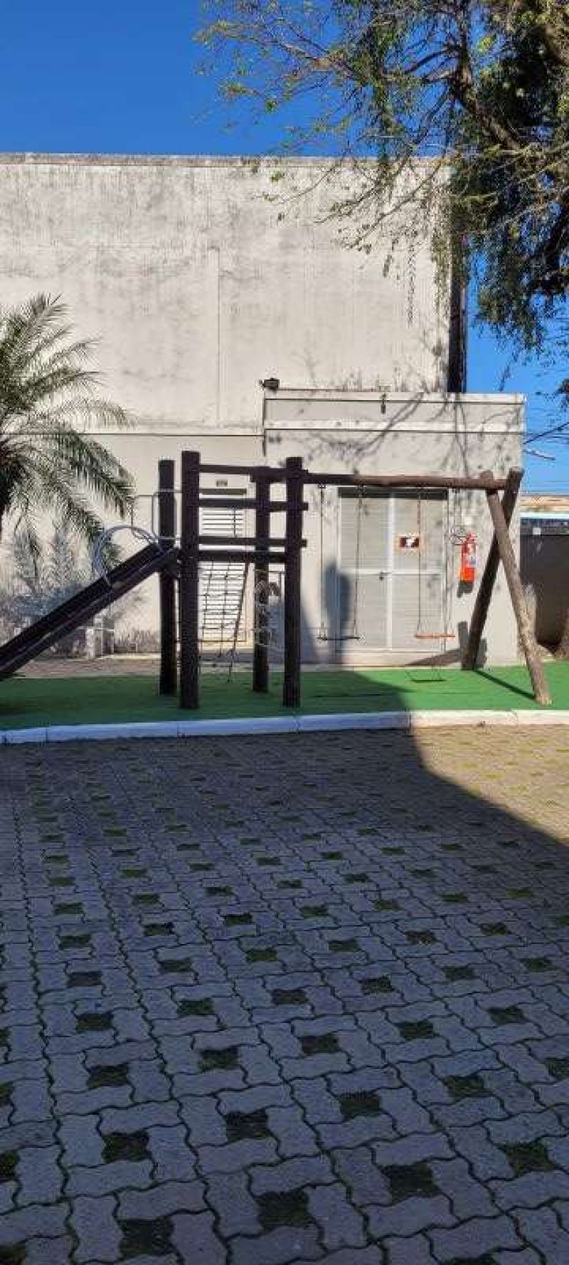 Apto com 2 quartos e 1 banheiro para alugar no bairro Costa e Silva, Porto Alegre