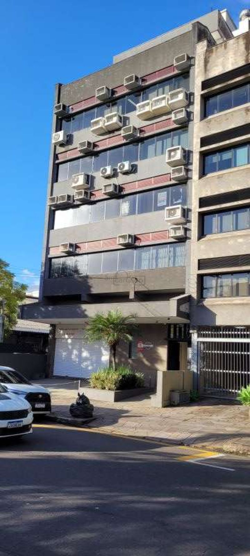 Sala no bairro PASSO DA AREIA em PORTO ALEGRE