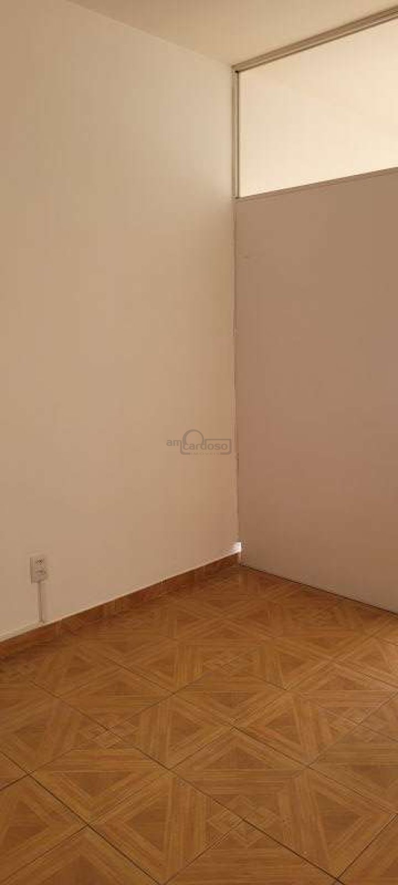Sala com 1 banheiro e 20m² para alugar no bairro Passo da Areia, Porto Alegre