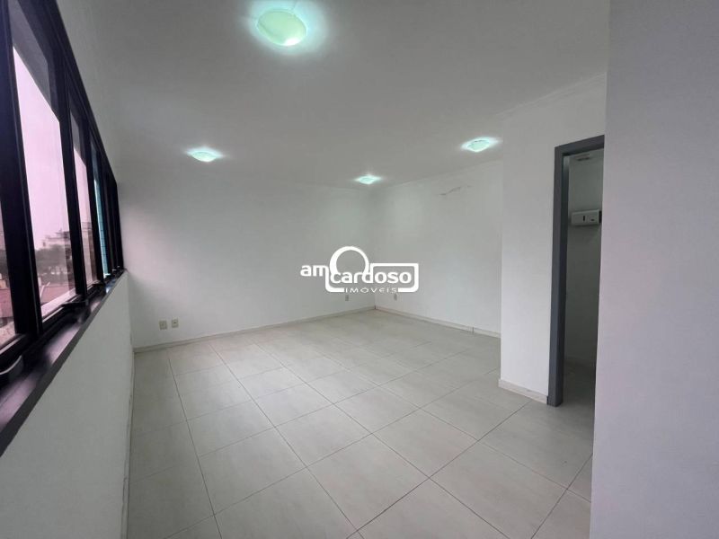 Sala com 31m² para alugar no bairro Cristo Redentor, Porto Alegre
