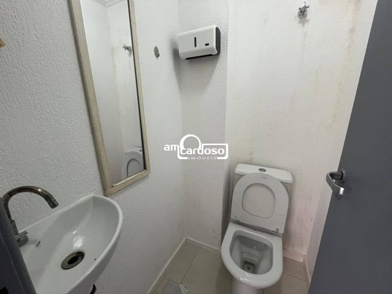Sala com 31m² para alugar no bairro Cristo Redentor, Porto Alegre
