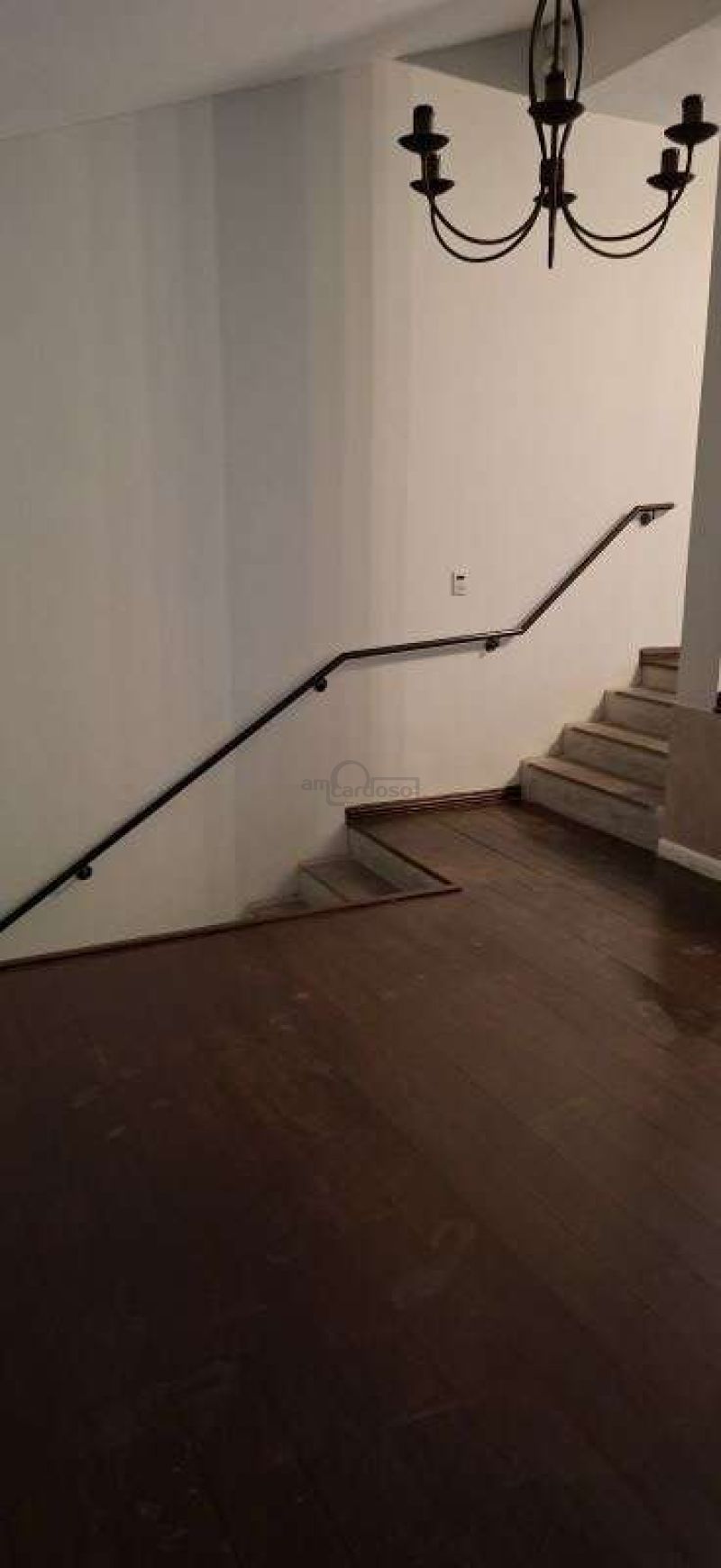 Casa com 4 quartos, 3 banheiros e 229m² para alugar no bairro Jardim Itu, Porto Alegre