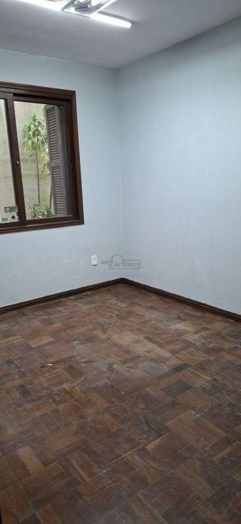 Casa com 4 quartos, 3 banheiros e 229m² para alugar no bairro Jardim Itu, Porto Alegre