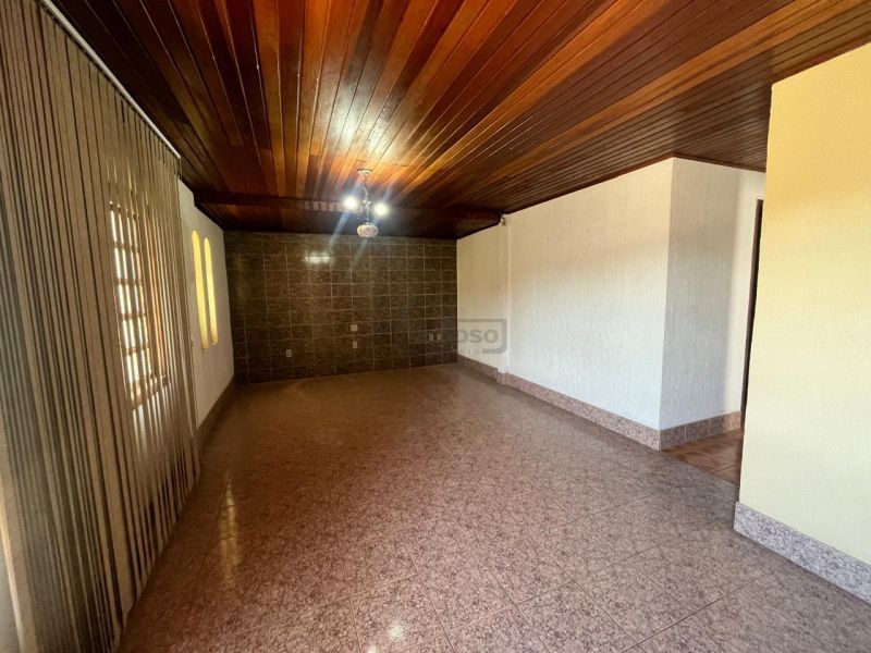 Casa com 6 quartos, 3 banheiros e 200m² para alugar no bairro Morada do Vale I, Gravatai