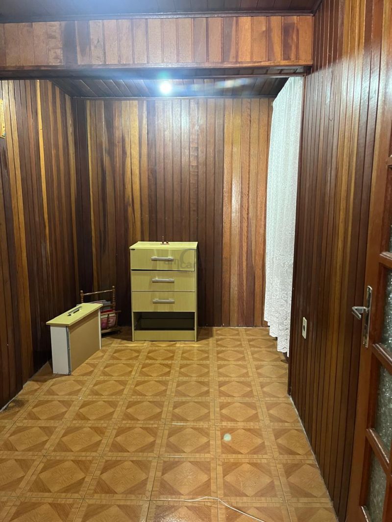 Casa com 6 quartos, 3 banheiros e 200m² para alugar no bairro Morada do Vale I, Gravatai
