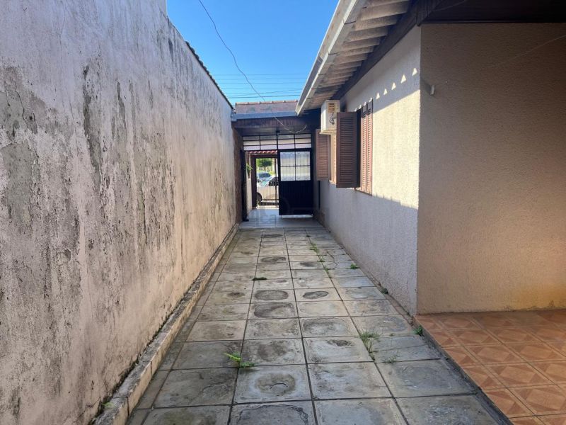 Casa com 6 quartos, 3 banheiros e 200m² para alugar no bairro Morada do Vale I, Gravatai