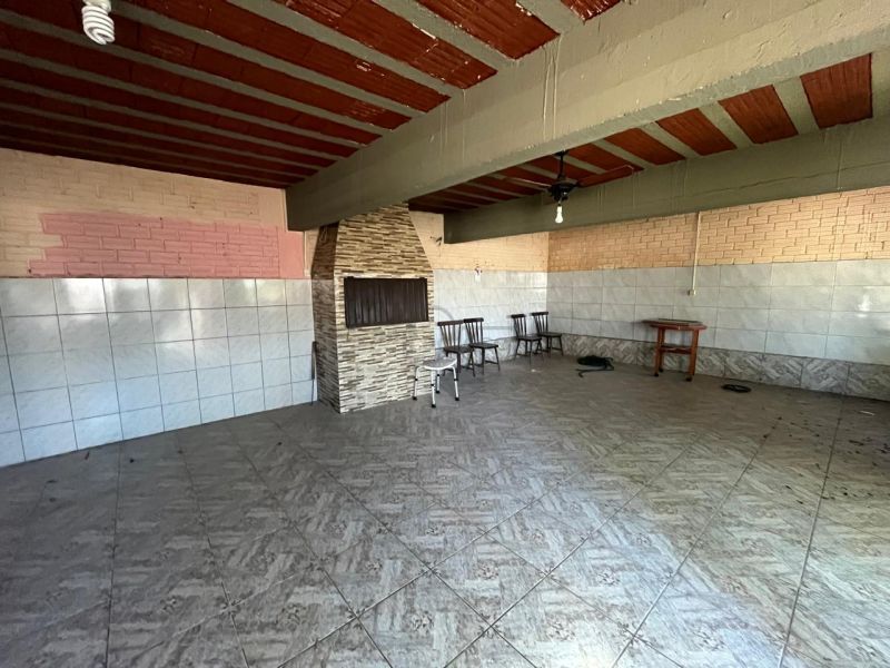 Casa com 6 quartos, 3 banheiros e 200m² para alugar no bairro Morada do Vale I, Gravatai