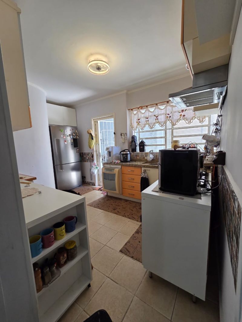 Casa com 3 quartos, 4 banheiros e 177m² para alugar no bairro Sao Sebastiao, Porto Alegre