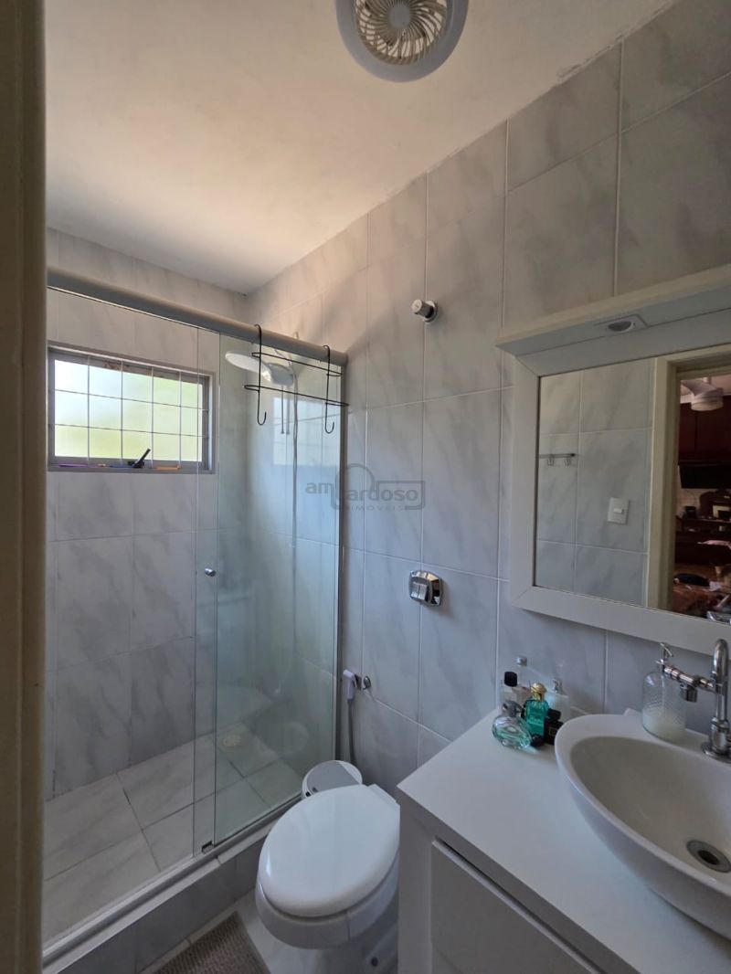 Casa com 3 quartos, 4 banheiros e 177m² para alugar no bairro Sao Sebastiao, Porto Alegre