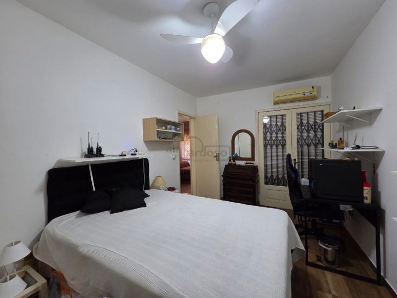 Casa com 3 quartos, 4 banheiros e 177m² para alugar no bairro Sao Sebastiao, Porto Alegre