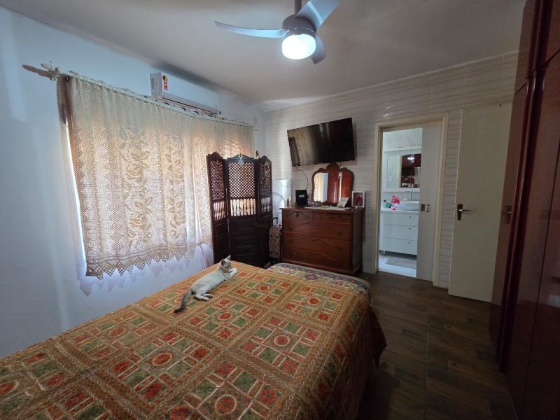 Casa com 3 quartos, 4 banheiros e 177m² para alugar no bairro Sao Sebastiao, Porto Alegre