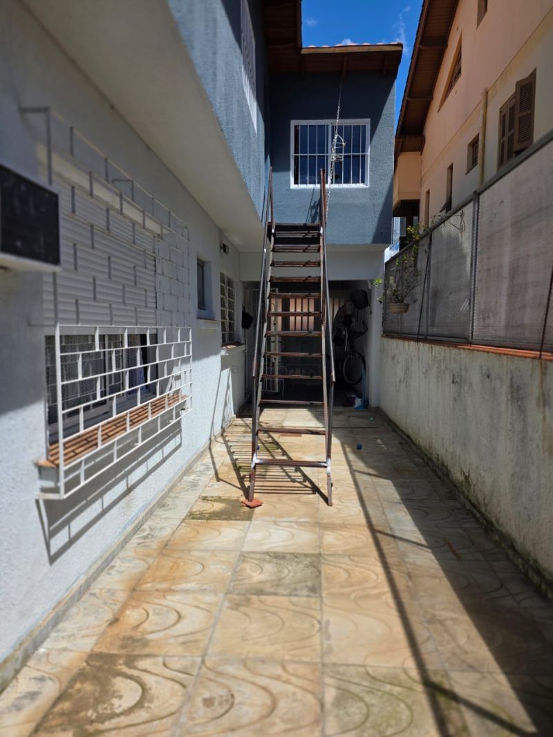 Casa com 3 quartos, 4 banheiros e 177m² para alugar no bairro Sao Sebastiao, Porto Alegre
