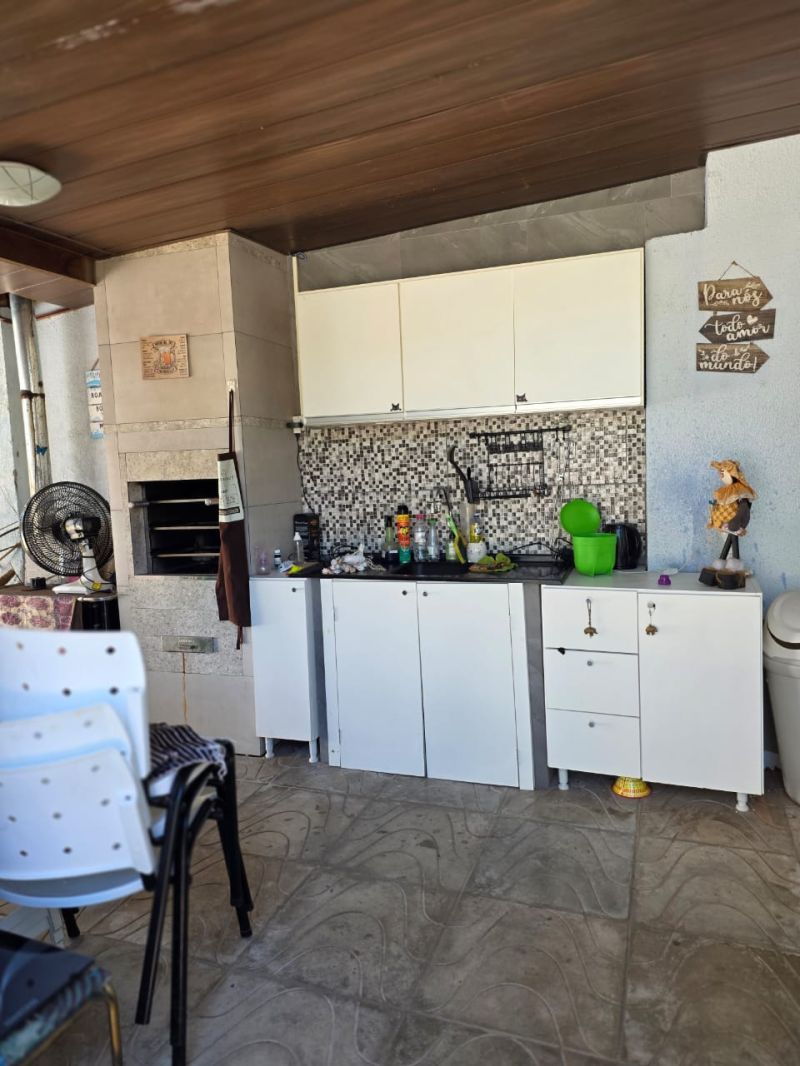 Casa com 3 quartos, 4 banheiros e 177m² para alugar no bairro Sao Sebastiao, Porto Alegre