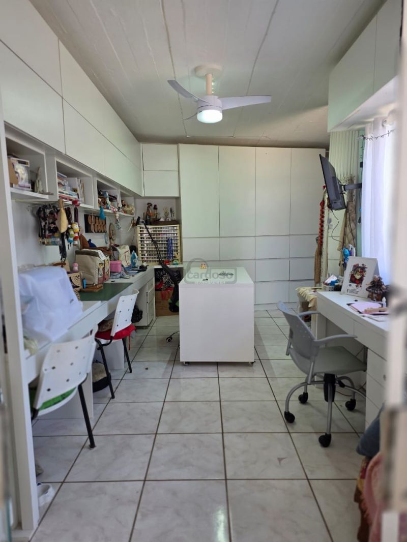 Casa com 3 quartos, 4 banheiros e 177m² para alugar no bairro Sao Sebastiao, Porto Alegre