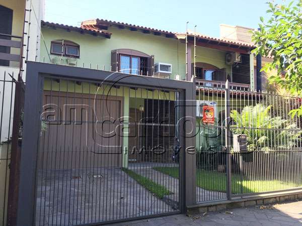 Sobrado com 3 quartos, 3 banheiros e 271m² à venda no bairro Cristo Redentor, Porto Alegre