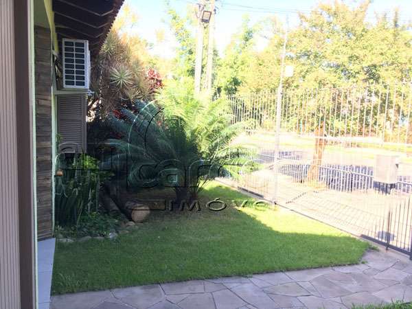 Sobrado com 3 quartos, 3 banheiros e 271m² à venda no bairro Cristo Redentor, Porto Alegre