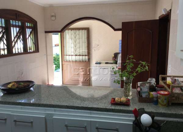 Sobrado com 3 quartos, 3 banheiros e 271m² à venda no bairro Cristo Redentor, Porto Alegre