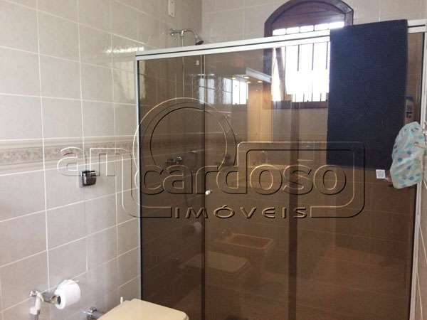 Sobrado com 3 quartos, 3 banheiros e 271m² à venda no bairro Cristo Redentor, Porto Alegre