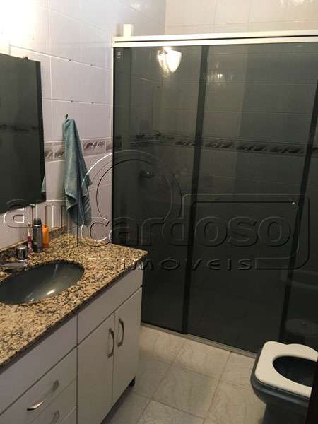 Sobrado com 3 quartos, 3 banheiros e 271m² à venda no bairro Cristo Redentor, Porto Alegre