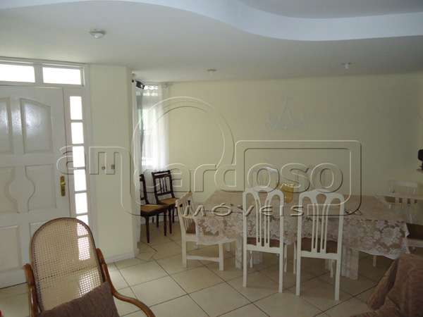 Casa com 3 quartos, 2 banheiros e 110m² à venda no bairro Sarandi, Porto Alegre
