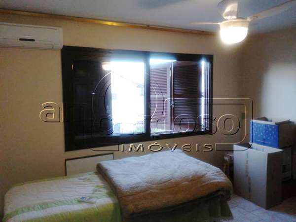 Casa com 3 quartos, 2 banheiros e 265m² à venda no bairro Jardim Sao Pedro, Porto Alegre