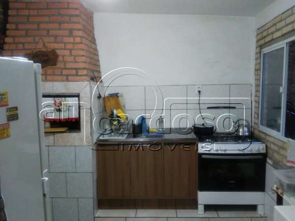 Casa com 3 quartos, 2 banheiros e 265m² à venda no bairro Jardim Sao Pedro, Porto Alegre