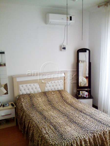 Casa com 3 quartos, 3 banheiros e 180m² à venda no bairro Sao Sebastiao, Porto Alegre