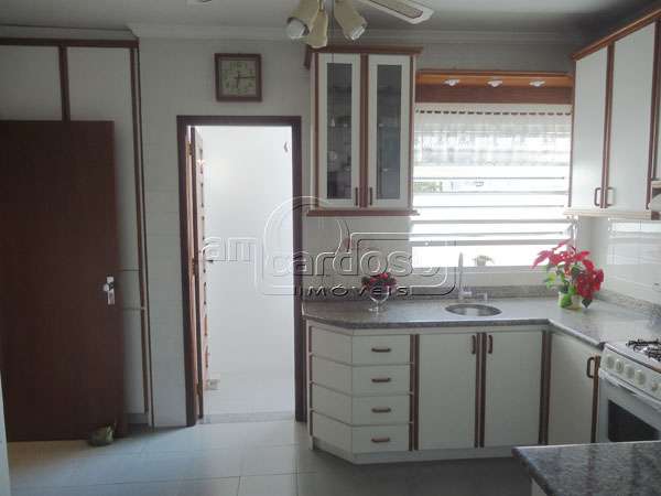 Casa com 3 quartos, 2 banheiros e 160m² à venda no bairro Sao Sebastiao, Porto Alegre