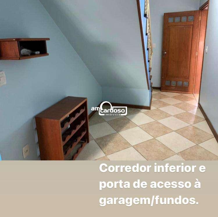 Casa com 4 quartos, 2 banheiros e 367m² à venda no bairro Sao Sebastiao, Porto Alegre