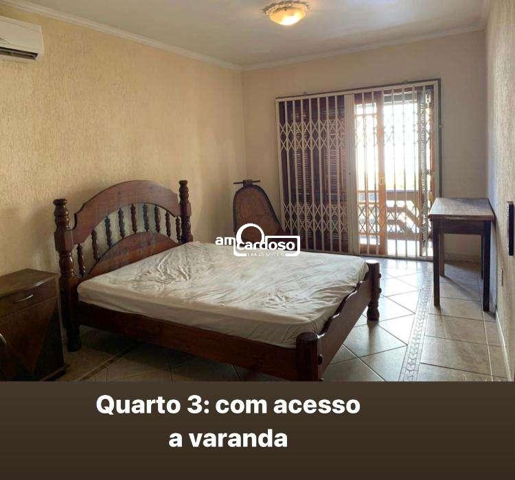Casa com 4 quartos, 2 banheiros e 367m² à venda no bairro Sao Sebastiao, Porto Alegre