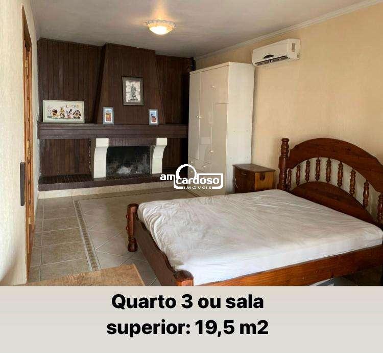 Casa com 4 quartos, 2 banheiros e 367m² à venda no bairro Sao Sebastiao, Porto Alegre