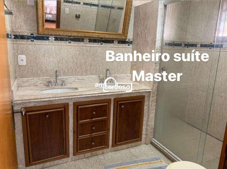 Casa com 4 quartos, 2 banheiros e 367m² à venda no bairro Sao Sebastiao, Porto Alegre