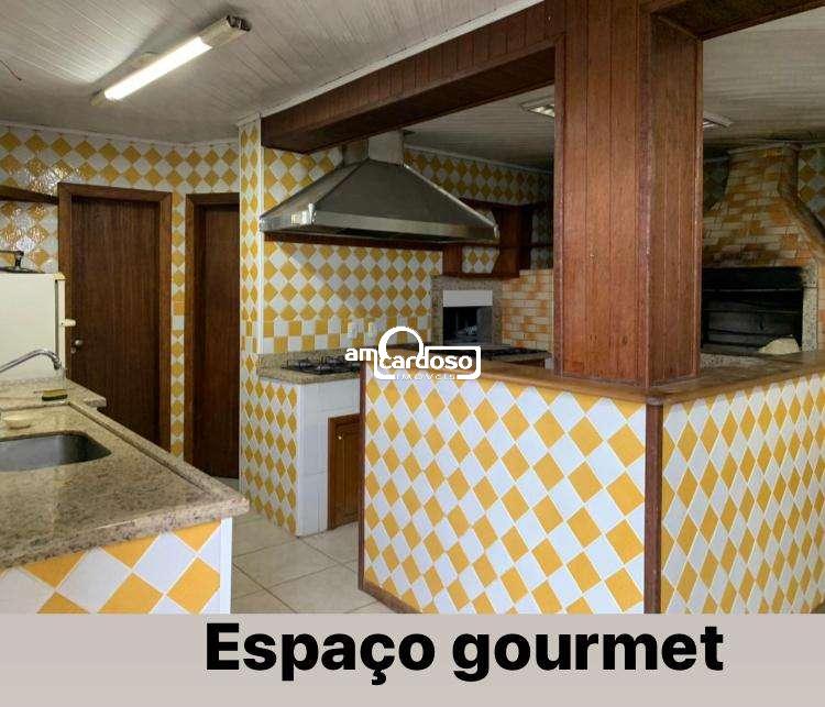 Casa com 4 quartos, 2 banheiros e 367m² à venda no bairro Sao Sebastiao, Porto Alegre