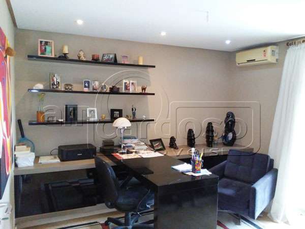 Casa com 3 quartos, 3 banheiros e 250m² à venda no bairro Sao Sebastiao, Porto Alegre