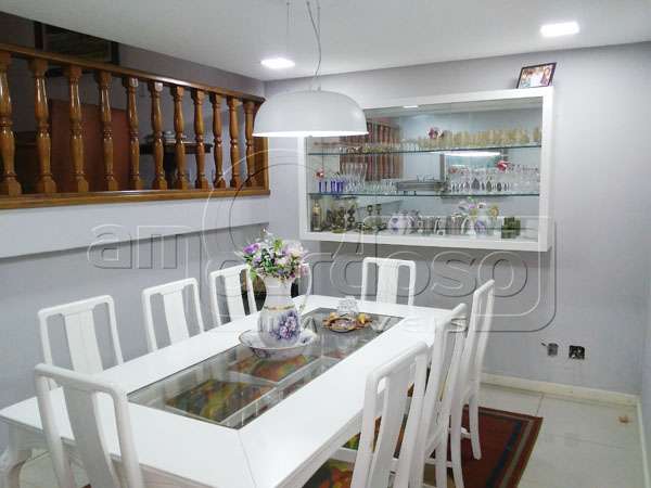 Casa com 3 quartos, 3 banheiros e 250m² à venda no bairro Sao Sebastiao, Porto Alegre