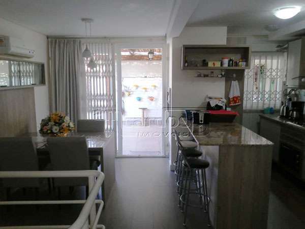 Casa com 3 quartos, 2 banheiros e 177m² à venda no bairro Jardim Sao Pedro, Porto Alegre