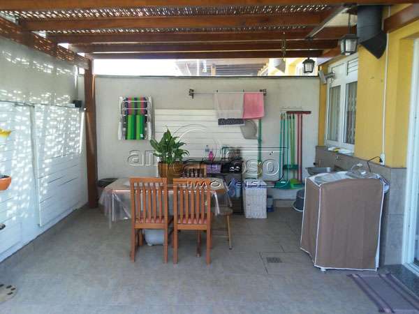 Casa com 3 quartos, 2 banheiros e 177m² à venda no bairro Jardim Sao Pedro, Porto Alegre