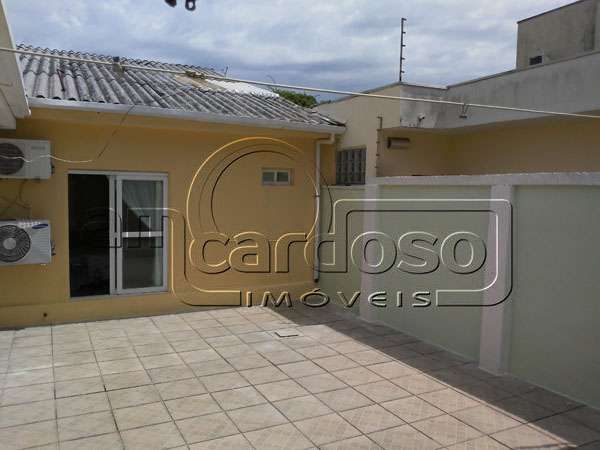 Casa com 2 quartos, 3 banheiros e 75m² à venda no bairro Sarandi, Porto Alegre