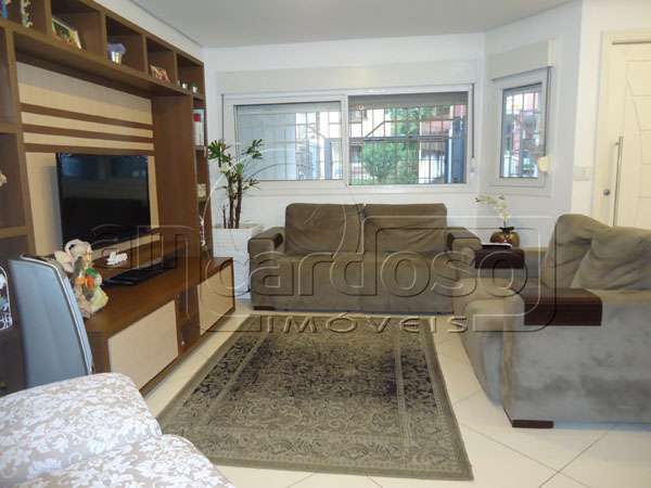 Sobrado com 3 quartos, 2 banheiros e 208m² à venda no bairro Sao Sebastiao, Porto Alegre